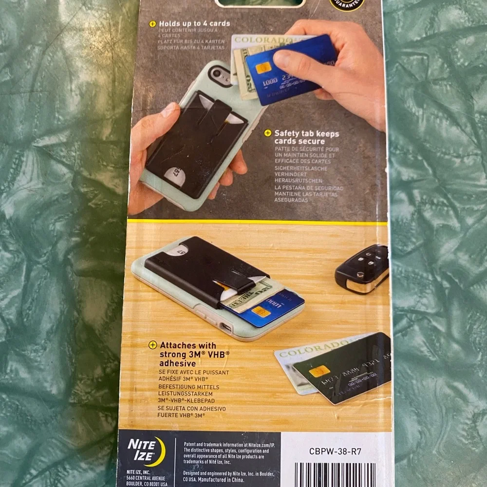 Brand New in Packaging Teal Nite Ize Cashback Phone Wallet